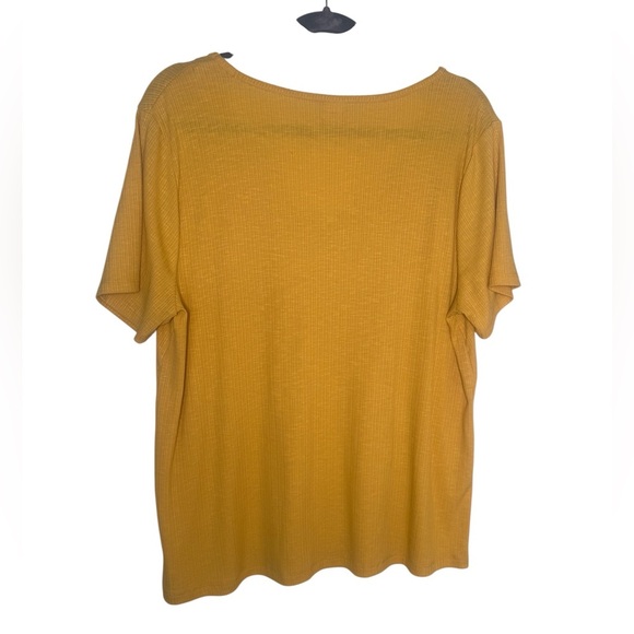 Old Navy Luxe V-Neck Short Sleeve Tee Gold Large Fall - Picture 3 of 3